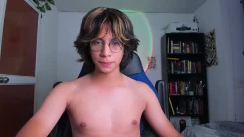 Snapshot of literateboy chatting on February 2026 01:45:04 AM Literateboy online show from February 2026 01:45:04 AM