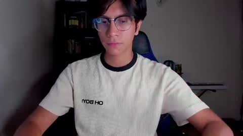 Snapshot of literateboy chatting on June 2026 01:41:02 AM Literateboy online show from June 2026 01:41:02 AM