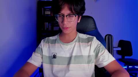 Snapshot of literateboy chatting on July 2026 01:38:01 AM Literateboy online show from July 2026 01:38:01 AM