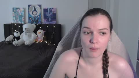 Snapshot of little__flowers chatting on June 2026 08:33:02 AM little__flowers online show from June 2026 08:33:02 AM