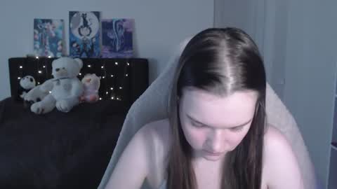 Snapshot of little__flowers chatting on June 2026 11:20:01 AM little__flowers online show from June 2026 11:20:01 AM