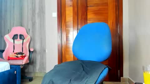 Snapshot of little_africa chatting on May 2026 07:13:01 AM little_africa online show from May 2026 07:13:01 AM
