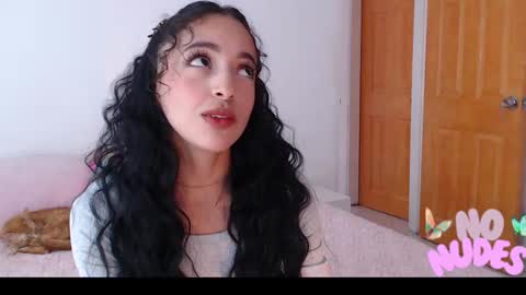 Snapshot of little_angelito2 chatting on January 2026 08:01:02 PM TU ANGELITO online show from January 2026 08:01:02 PM