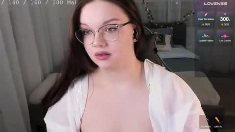 Snapshot of little_bambii_ chatting on October 2025 05:57:02 PM Eva online show from October 2025 05:57:02 PM