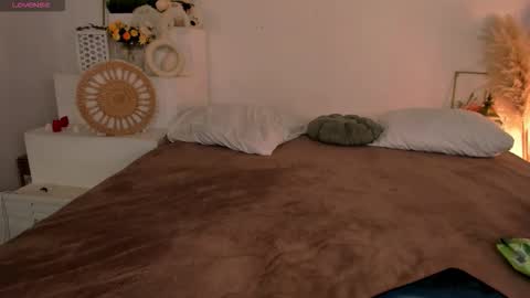 Snapshot of little_clare_ chatting on March 2026 08:52:01 AM little_clare_ online show from March 2026 08:52:01 AM