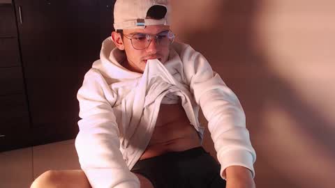 Snapshot of little_daniell chatting on November 2025 04:43:02 AM Daniel online show from November 2025 04:43:02 AM