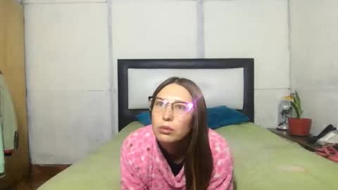 Snapshot of little_devil_diablita90 chatting on September 2025 10:49:02 AM Diablita online show from September 2025 10:49:02 AM