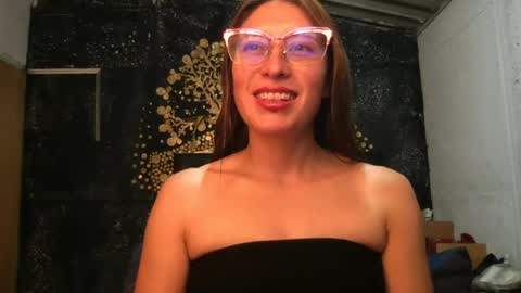 Snapshot of little_devil_diablita90 chatting on July 2026 09:28:02 PM Diablita online show from July 2026 09:28:02 PM