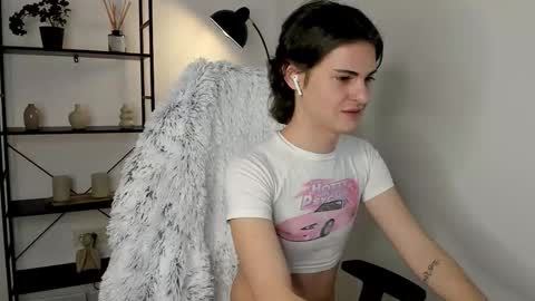 Snapshot of little_femb0y chatting on February 2026 08:03:02 PM Daniel online show from February 2026 08:03:02 PM