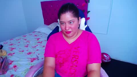 Snapshot of little_flower4you chatting on December 2024 12:21:02 AM mai rojas online show from December 2024 12:21:02 AM