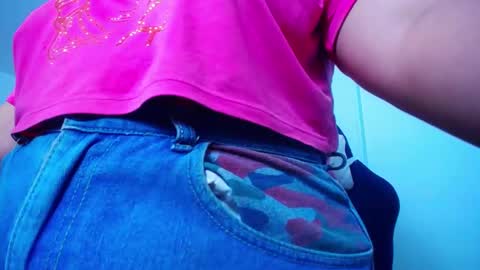 Snapshot of little_flower4you chatting on December 2024 03:31:01 PM mai rojas online show from December 2024 03:31:01 PM