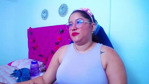 Snapshot of little_flower4you chatting on January 2025 01:13:01 AM mai rojas online show from January 2025 01:13:01 AM