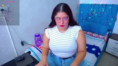 Snapshot of little_flower4you chatting on February 2025 07:10:02 PM mai rojas online show from February 2025 07:10:02 PM