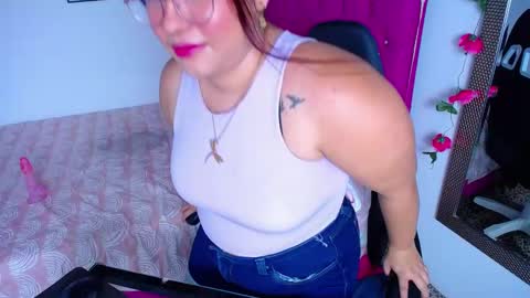 Snapshot of little_flower4you chatting on February 2025 10:17:02 PM mai rojas online show from February 2025 10:17:02 PM