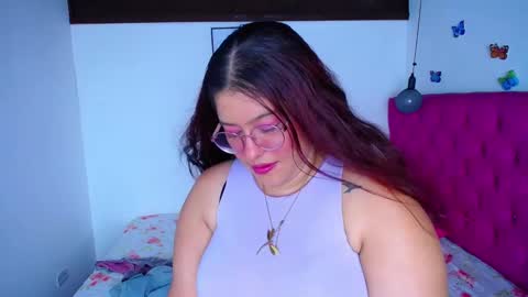 Snapshot of little_flower4you chatting on March 2025 01:22:01 AM mai rojas online show from March 2025 01:22:01 AM