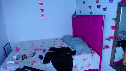 Snapshot of little_flower4you chatting on March 2025 10:21:02 PM mai rojas online show from March 2025 10:21:02 PM