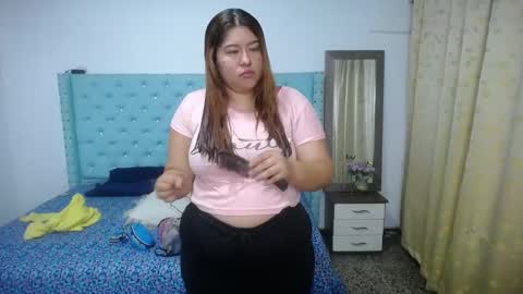 Snapshot of little_flower4you chatting on September 2025 12:40:02 PM mai rojas online show from September 2025 12:40:02 PM