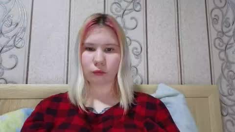 Snapshot of little_kitsune chatting on November 2025 12:05:01 PM Rachel online show from November 2025 12:05:01 PM