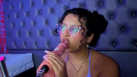 little_lilith_apple online show from November 2025 07:57:01 PM