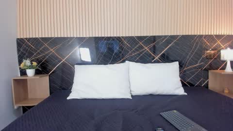 Snapshot of little_tania_ chatting on November 2025 08:01:01 PM Tania online show from November 2025 08:01:01 PM