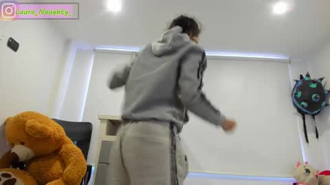 Snapshot of little_tatis chatting on January 2025 08:48:01 PM Im Laura. buy my contentcompra mi contenido offline online show from January 2025 08:48:01 PM