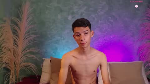 Snapshot of little_twiink chatting on March 2025 01:16:01 AM Juan Ferrer online show from March 2025 01:16:01 AM