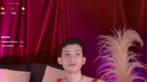 Snapshot of little_twiink chatting on June 2026 02:06:02 PM Juan Ferrer online show from June 2026 02:06:02 PM