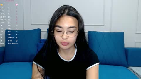 Kwan online show from October 2025 04:18:02 PM