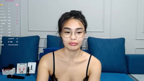 Kwan online show from November 2025 12:37:02 PM