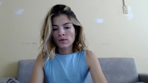 Snapshot of littlebell44 chatting on April 2026 05:40:02 PM sofia online show from April 2026 05:40:02 PM