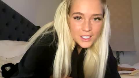 Littleblonde010 online show from February 2026 05:49:02 PM