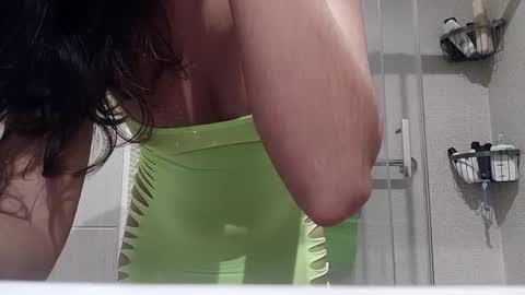 Snapshot of littlebloody__ chatting on January 2025 04:26:01 PM Littlebloody online show from January 2025 04:26:01 PM