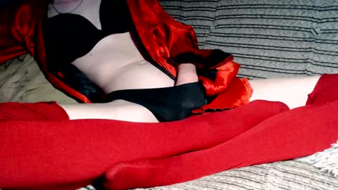 Snapshot of littlebuddycze chatting on May 2026 01:10:02 AM Malej Kmo online show from May 2026 01:10:02 AM