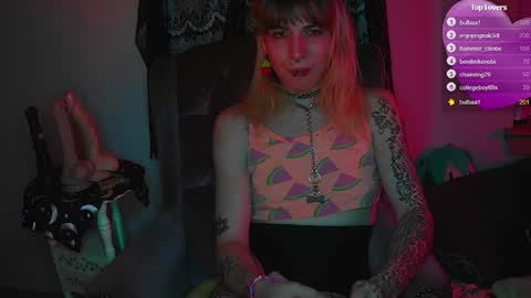 Gwen online show from December 2024 06:01:02 AM