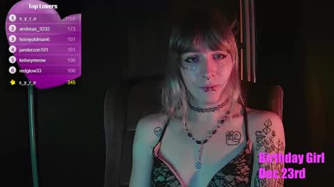 Gwen online show from December 2024 05:03:01 AM