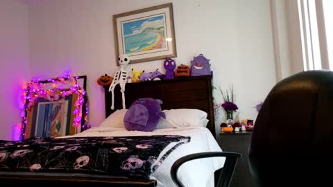 littledeathtrap online show from November 2025 08:21:01 PM