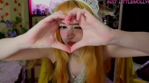 Snapshot of littlefoxyhole chatting on April 2026 04:39:01 AM Molly online show from April 2026 04:39:01 AM