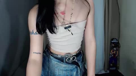 littlelace_ online show from April 2026 04:46:01 AM
