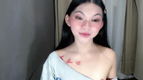 littlelace_ online show from May 2026 11:23:04 PM