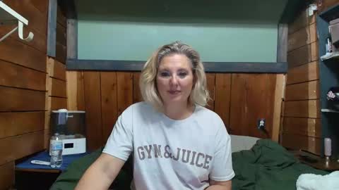 Snapshot of littlelisa1 chatting on February 2026 05:08:01 PM lisanixs online show from February 2026 05:08:01 PM