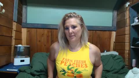 Snapshot of littlelisa1 chatting on February 2026 07:07:01 PM lisanixs online show from February 2026 07:07:01 PM