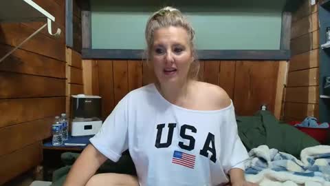 Snapshot of littlelisa1 chatting on February 2026 05:10:02 PM lisanixs online show from February 2026 05:10:02 PM