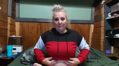 Snapshot of littlelisa1 chatting on April 2026 02:33:01 AM lisanixs online show from April 2026 02:33:01 AM