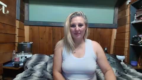 Snapshot of littlelisa1 chatting on May 2026 03:59:01 AM lisanixs online show from May 2026 03:59:01 AM