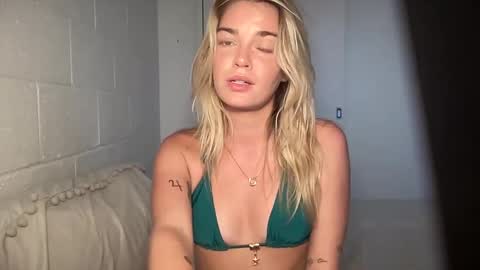 Snapshot of littlemaryjane19 chatting on February 2025 02:38:01 AM Marciabrady online show from February 2025 02:38:01 AM