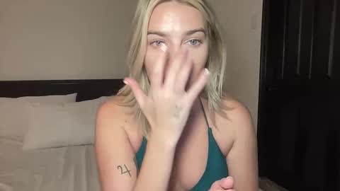 Snapshot of littlemaryjane19 chatting on November 2025 04:00:01 AM Marciabrady online show from November 2025 04:00:01 AM