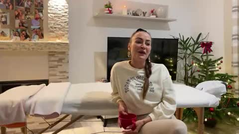 littlemi_bigd online show from January 2026 06:24:01 PM