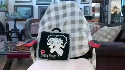 Snapshot of littlepistol chatting on February 2026 04:28:02 PM Miss D Shows Mon Wed Fri online show from February 2026 04:28:02 PM