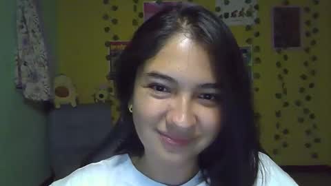 Mia  Wednesday to Sunday 730 am to 1030 am Colombian Hour D online show from November 2025 10:01:02 PM