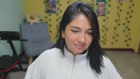 Mia  Wednesday to Sunday 730 am to 1030 am Colombian Hour D online show from December 2025 03:33:01 AM